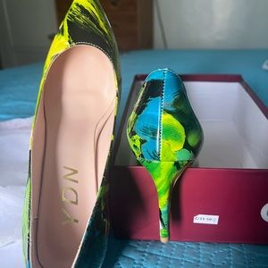 Beautiful multi colored heels size 9. New